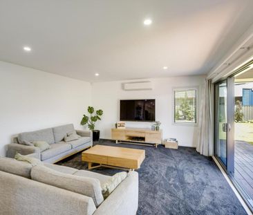 Spacious and modern four bedroom family home - ... - Photo 1