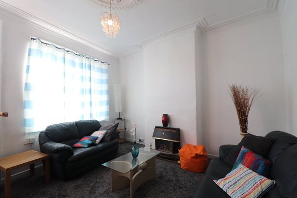 4 bedroom house to rent - Photo 1