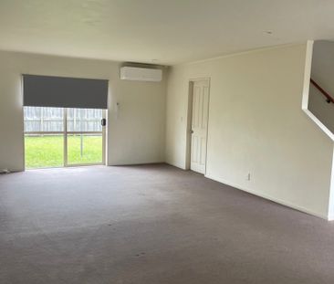 Property Management3 Gina Avenue, Ranui - Townhouse for Rent - Photo 5
