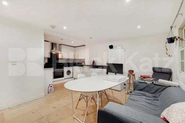 3 double bedroom 2 bathroom property in prime Camden location - Photo 1