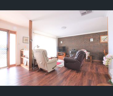 40 Helmsman Terrace, Seaford, SA 5169 - Photo 3