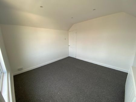 Prince Of Wales Road, Cromer - Photo 3