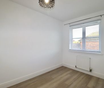 2 bedroom semi-detached house to rent - Photo 4