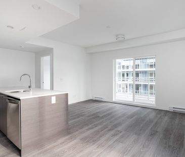 537 Foster Avenue, Coquitlam - Photo 1