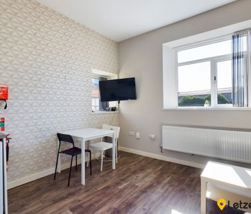 Flat 3, 110 Fabian Way SA1 8PA - Photo 3