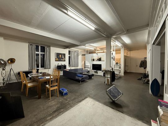 INDUSTRIAL STYLE WITH HIGH CEILINGS! - Photo 1