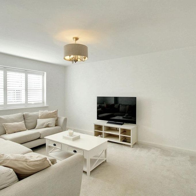 3 bedroom semi-detached house to rent - Photo 1