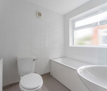 3 bedroom terraced house to rent - Photo 3