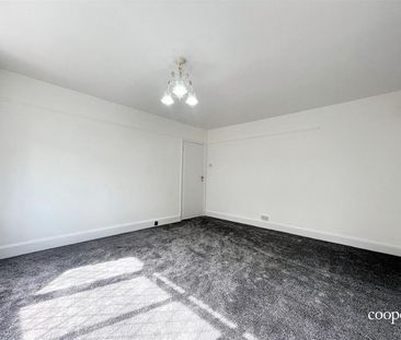 Swakeleys Road, Ickenham, UB10 - Photo 1