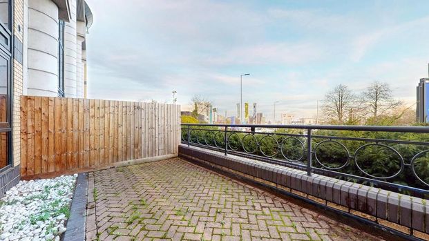 1 bedroom ground floor flat to rent - Photo 1