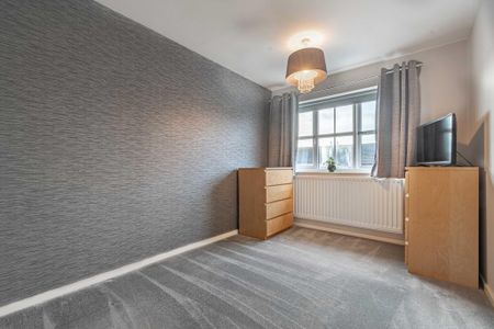 3 bedroom semi-detached house to rent - Photo 4