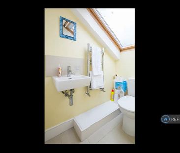 1 bedroom in a house share to rent - Photo 6