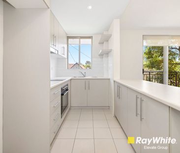 Charming North-Facing Studio in Leafy Glebe Setting - Photo 5