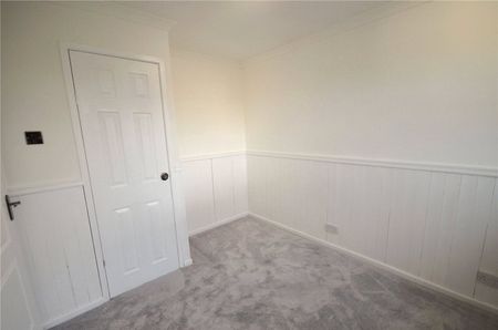 Greendale Grove, Denton, Manchester, Greater Manchester, M34 7EW - Photo 5