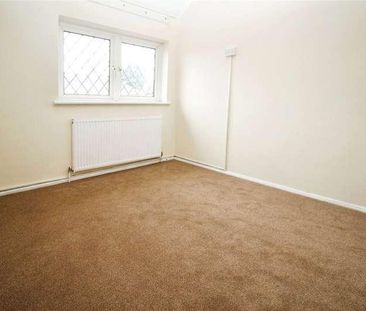 Crescent Road, Dagenham, RM10 - Photo 2