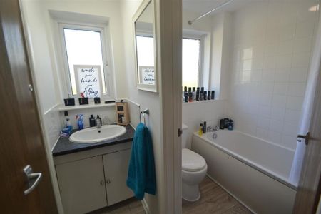 Studio to rent - Photo 5
