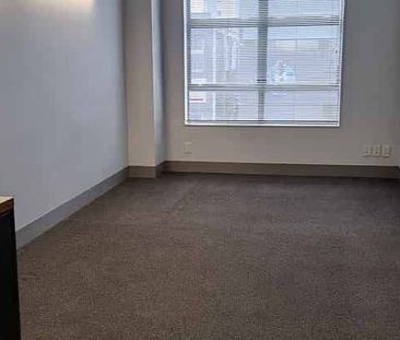 Chic Te Aro Studio Apt with Lift Access - Photo 5