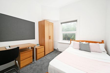 4 bedroom terraced house to rent - Photo 4