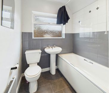 Semi-detached house to rent on - Photo 2