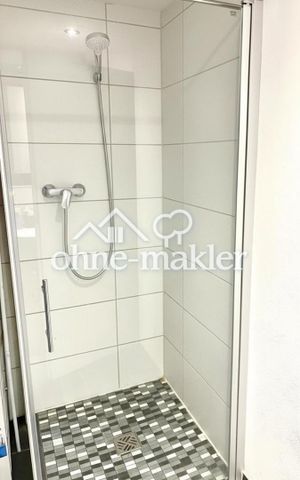 Moderne und kernsanierte 3 Zimmer Wohnung mit Einbauküche - Photo 2