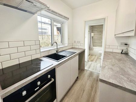 2 bedroom terraced house to rent - Photo 3