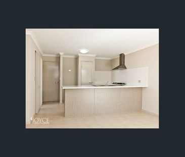 Bright Family Home! - Photo 5