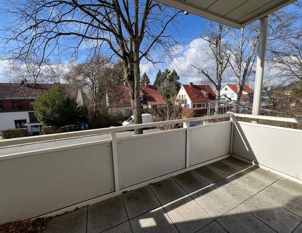 Schöne 3-Zimmer-Wohnung mit Balkon in begehrter Lage, Nähe Schillerwiesen - Photo 1