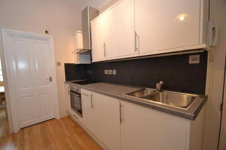 Studio to rent - Photo 2