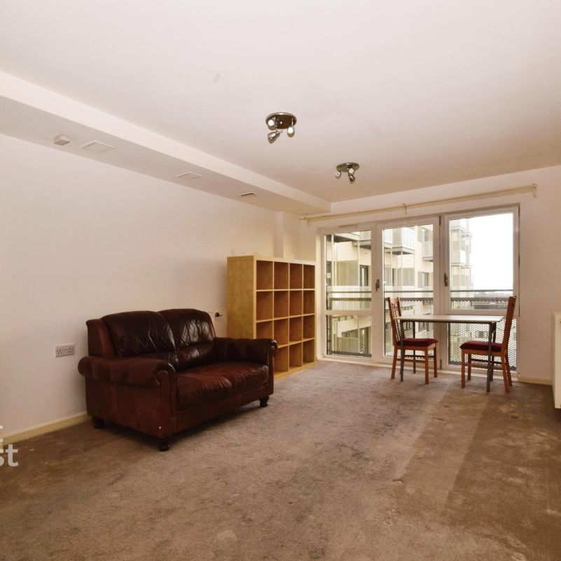 2 bedroom block of apartments to rent - Photo 1