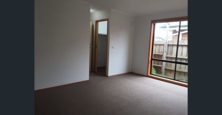 Spacious Family Home! - Photo 3