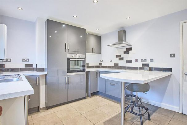 2 bedroom terraced house to rent - Photo 1