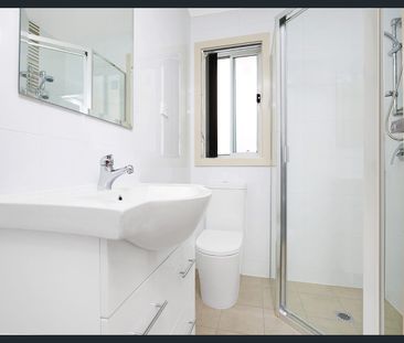 Modern Coastal Living - Walk to Beach & Transport! - Photo 5