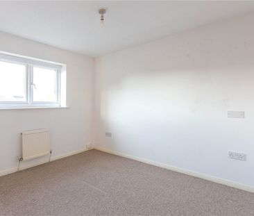 Oaktree Crescent, - Photo 1