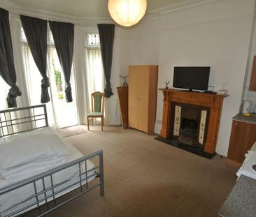 Studio to rent - Photo 1