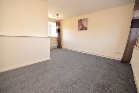 17, Holtdale Green, Leeds, West Yorkshire, LS16 7RR - Photo 3