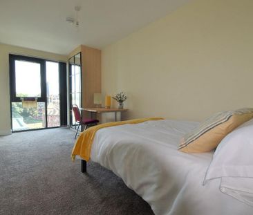 3 bedroom flat to rent - Photo 6