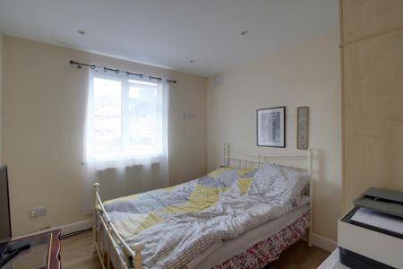 2 bedroom maisonette to rent - Photo 2