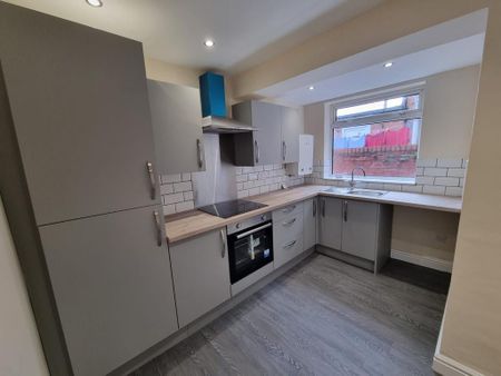 2 bedroom terraced house to rent - Photo 2