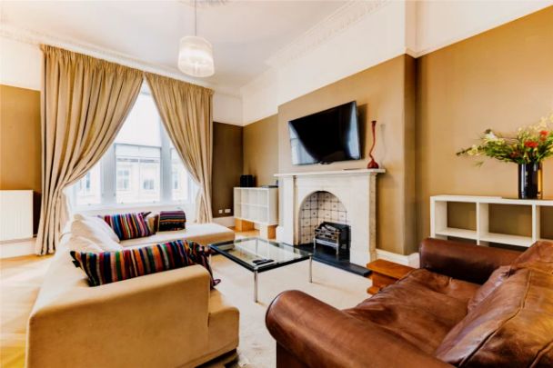 5Bedrooms, 2Bathrooms - Photo 1