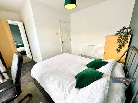 4 bedroom terraced house to rent - Photo 4