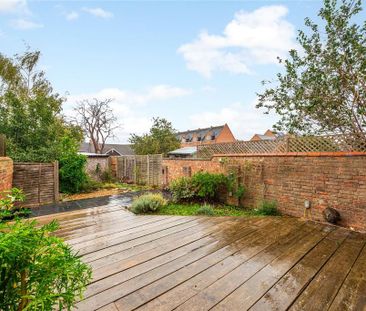 3 bedroom semi-detached house to rent - Photo 2