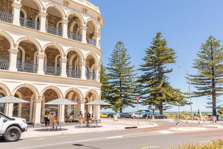 Charming 2-Bedroom Unit in a Prime Largs Bay Location – Coastal Living at Its Best&excl; - Photo 4