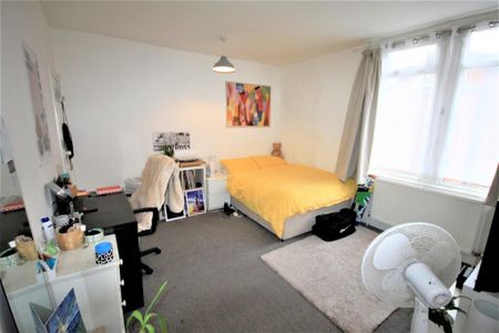 5 bedroom terraced house to rent - Photo 5