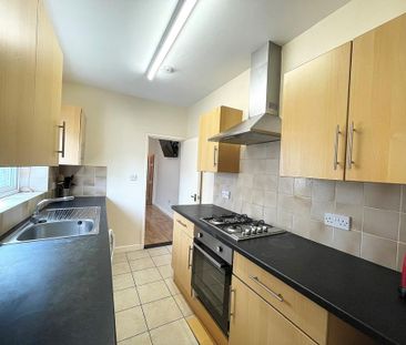 4 bedroom terraced house to rent - Photo 1