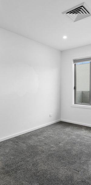 Contemporary Two Bedroom Home Perfect For Professionals Or Small Families! - Photo 1