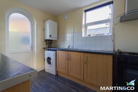 3 bedroom semi-detached house to rent - Photo 5