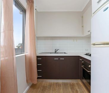 Convenient Glenroy Living - Photo 2