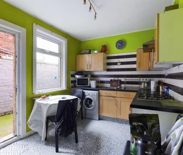 3 bedroom terraced house to rent - Photo 5