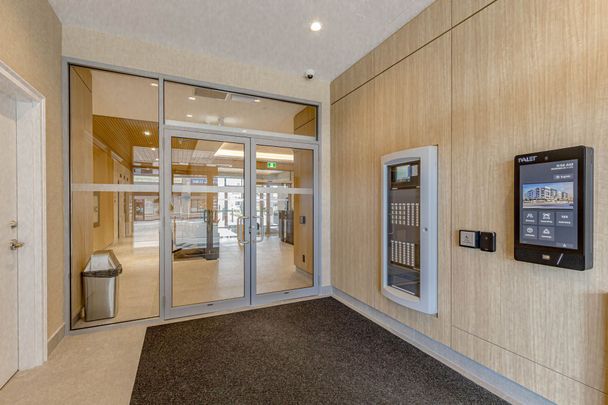 For Lease - 3250 Carding Mill Trail Unit# 306, Oakville, Ontario - Photo 1