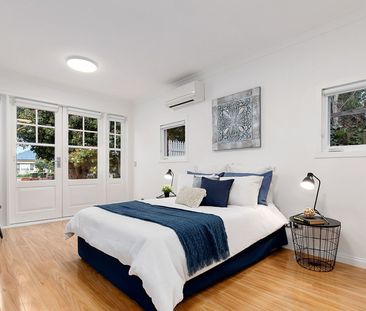 4 BEDROOM HOME IN THE HEART OF TOWN- 6 month lease - Photo 4